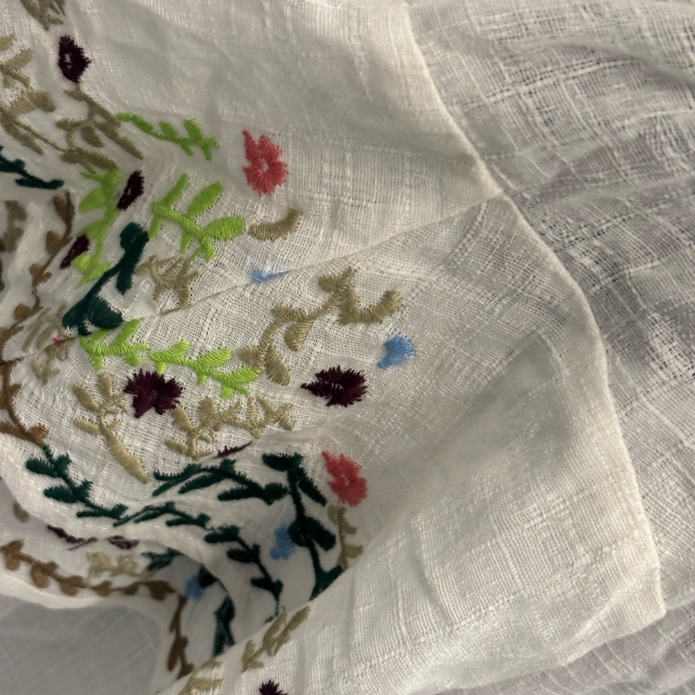 Chelsea & Violet Embroidered Off-Shoulder White Dress - Picture 10 of 15